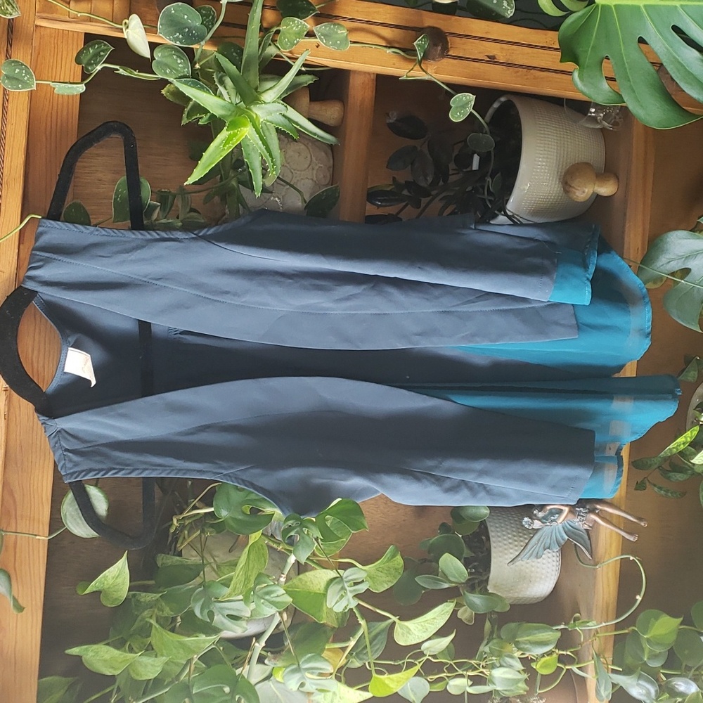 Minx Sleeveless Cardigan Size Small